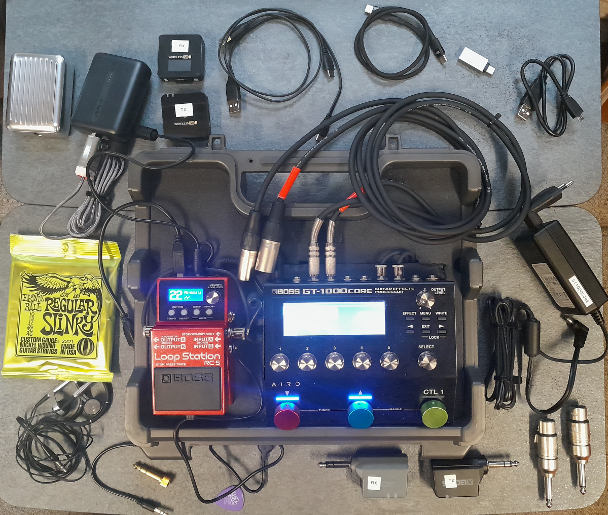 A battery powered mobile guitar rig in a BOSS BCB30X case appclusive